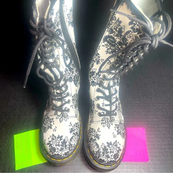 Dr Martens White/Black Flocked Damask 14 Eyelet UK 3 US 5 - Picture 6 of 16